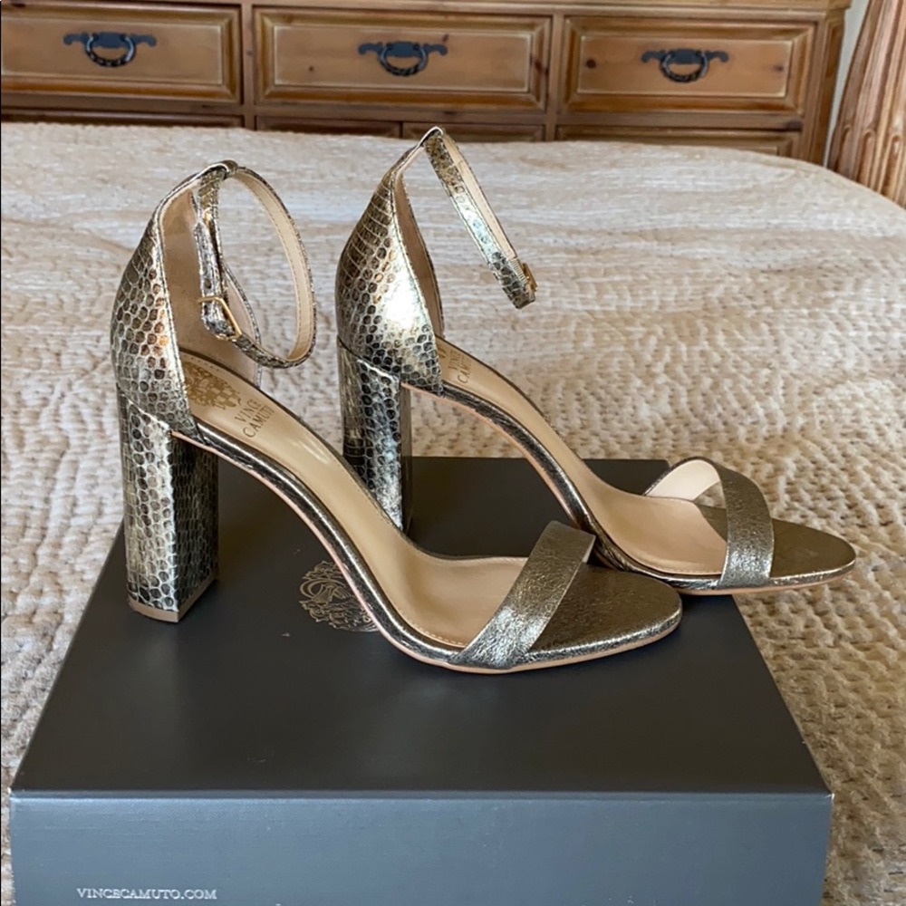 Vince Camuto VC- Mairana gold heel